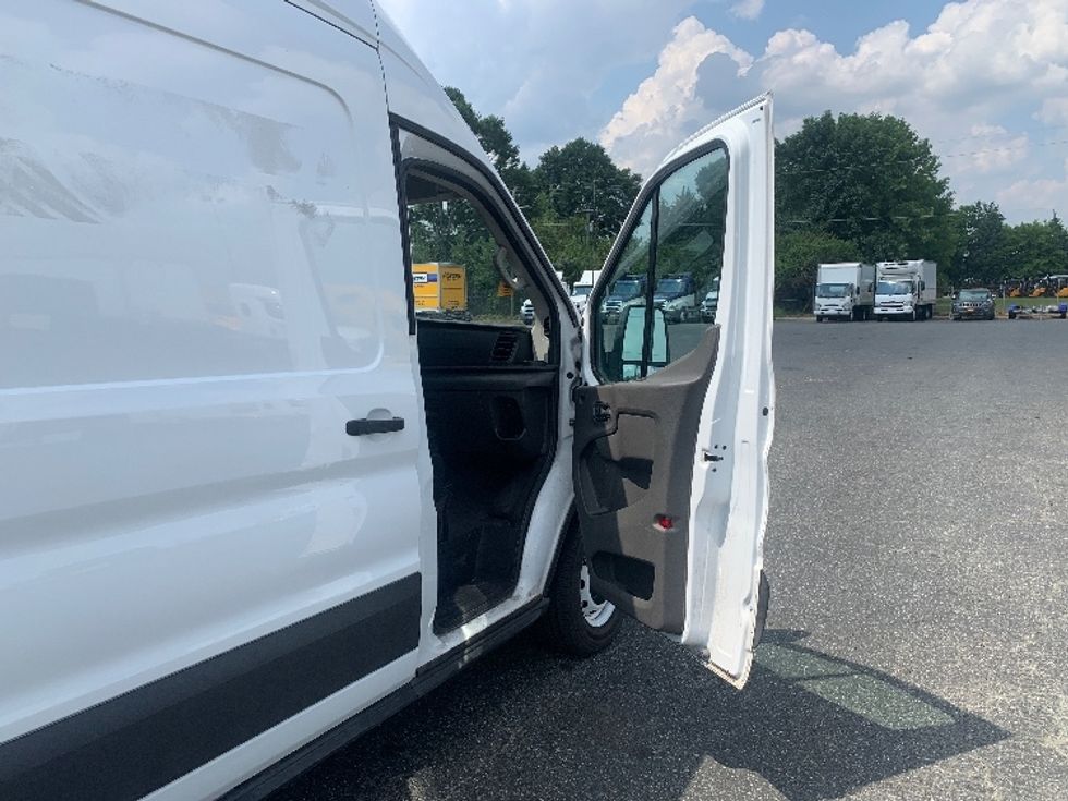 Cargo Van (Panel Van)-Light and Medium Duty Trucks-Ford-2021-Transit 250-Charlotte-NC-102,953\n\t\tmiles-$ 32,250 - Image 19
