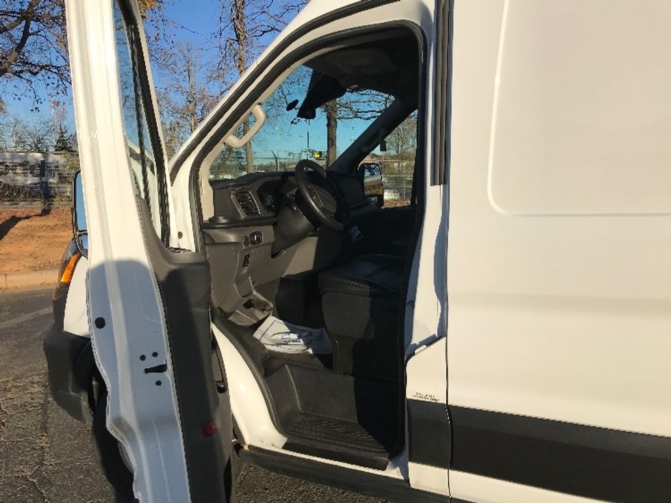 Cargo Van (Panel Van)-Light and Medium Duty Trucks-Ford-2021-Transit 250-Charlotte-NC-141,374\n\t\tmiles-$ 32,000 - Image 14