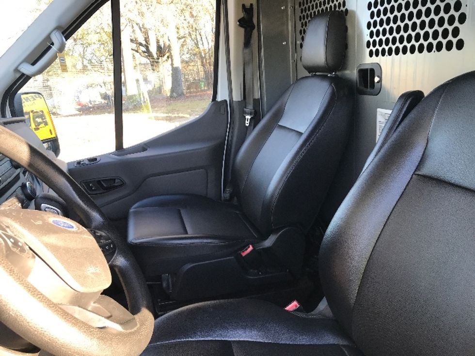 Cargo Van (Panel Van)-Light and Medium Duty Trucks-Ford-2021-Transit 250-Charlotte-NC-141,374\n\t\tmiles-$ 32,000 - Image 17