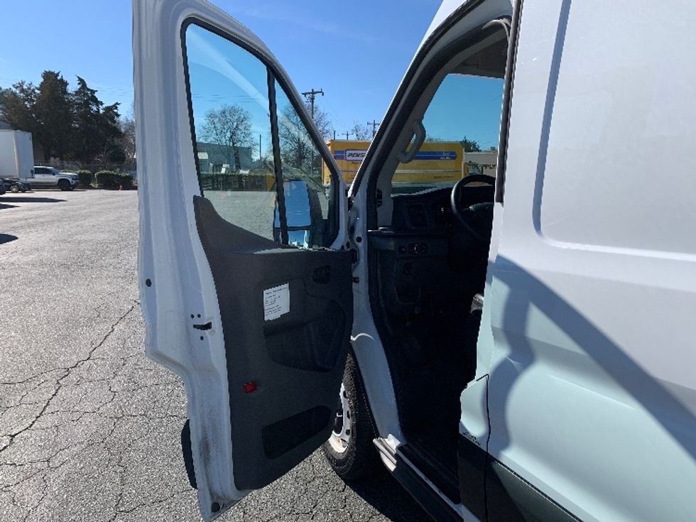 Cargo Van (Panel Van)-Light and Medium Duty Trucks-Ford-2021-Transit 250-Charlotte-NC-50,987\n\t\tmiles-$ 37,250 - Image 15