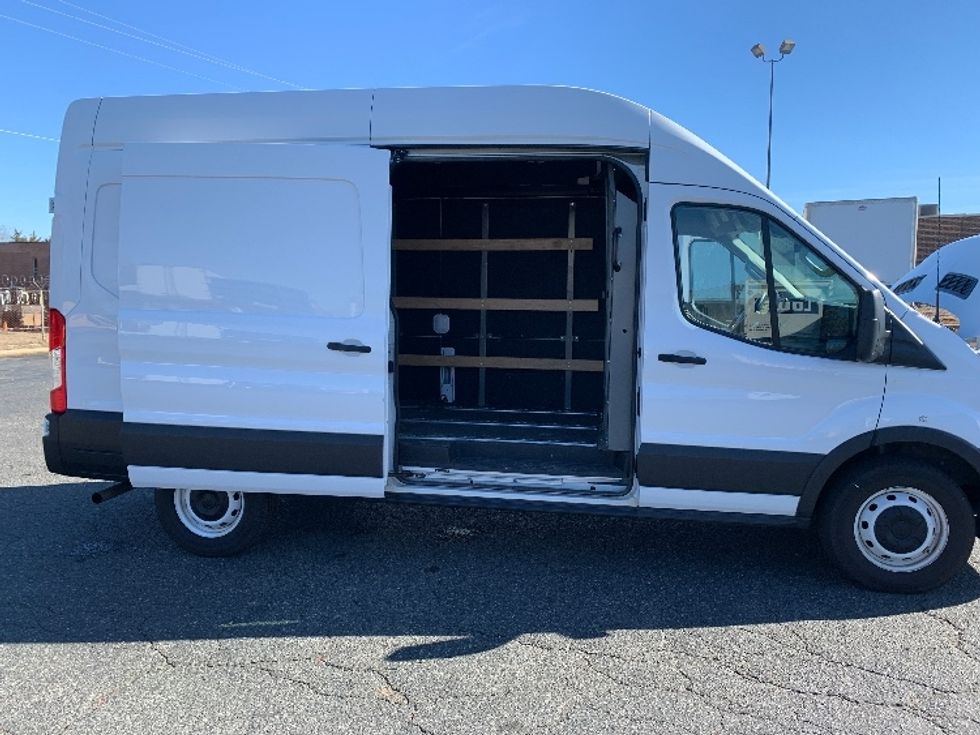 Cargo Van (Panel Van)-Light and Medium Duty Trucks-Ford-2021-Transit 250-Charlotte-NC-50,987\n\t\tmiles-$ 37,250 - Image 24