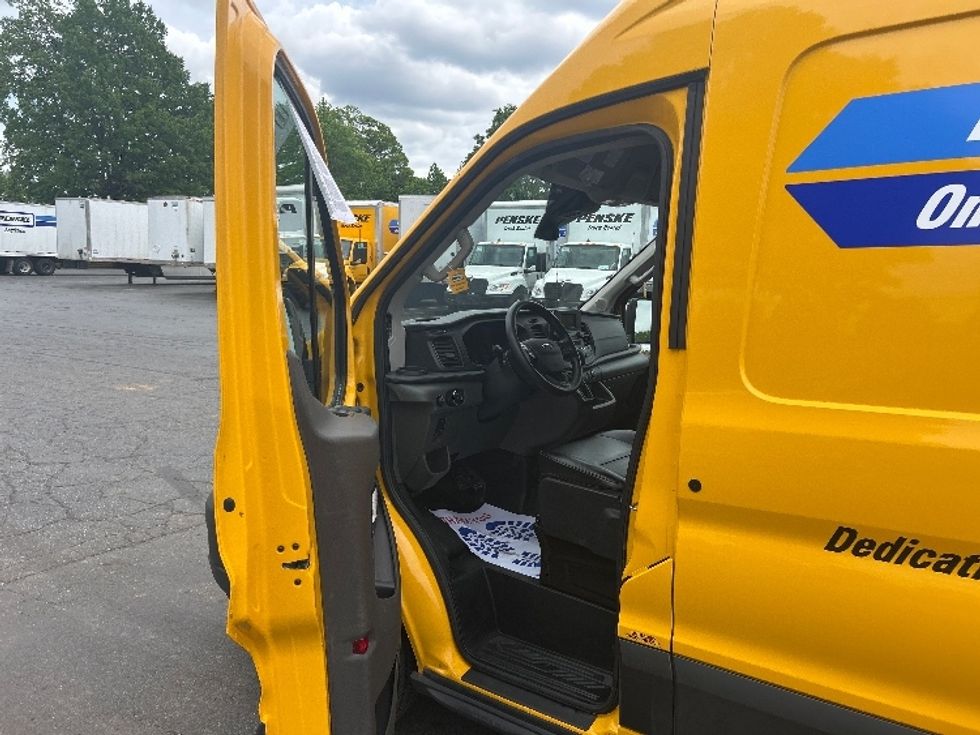 Cargo Van (Panel Van)-Light and Medium Duty Trucks-Ford-2021-Transit 250-Charlotte-NC-76,434\n\t\tmiles-$ 30,750 - Image 16