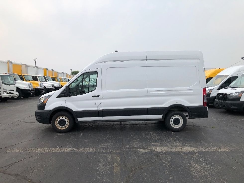 Cargo Van (Panel Van)-Light and Medium Duty Trucks-Ford-2021-Transit 250-Chicago (Chicago Ridge)-IL-62,673\n\t\tmiles-$ 35,750 - Image 4