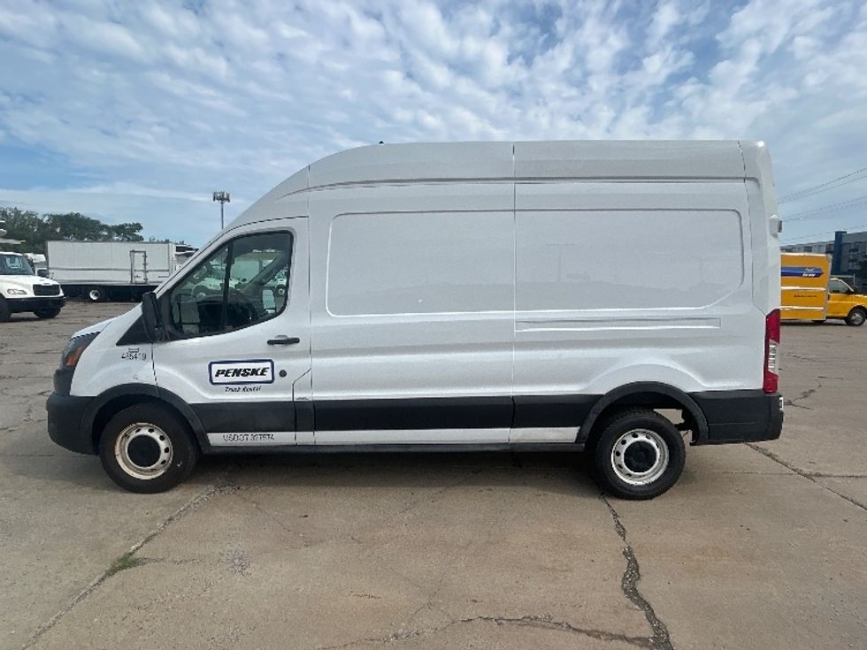 Cargo Van (Panel Van)-Light and Medium Duty Trucks-Ford-2021-Transit 250-Chicago (Melrose Park)-IL-34,766\n\t\tmiles-$ 38,000 - Image 4
