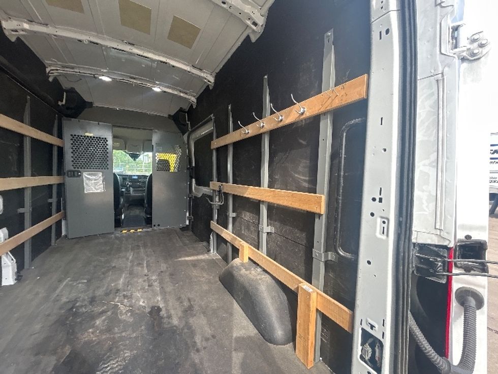 Cargo Van (Panel Van)-Light and Medium Duty Trucks-Ford-2021-Transit 250-Chicago (Melrose Park)-IL-34,766\n\t\tmiles-$ 38,000 - Image 12