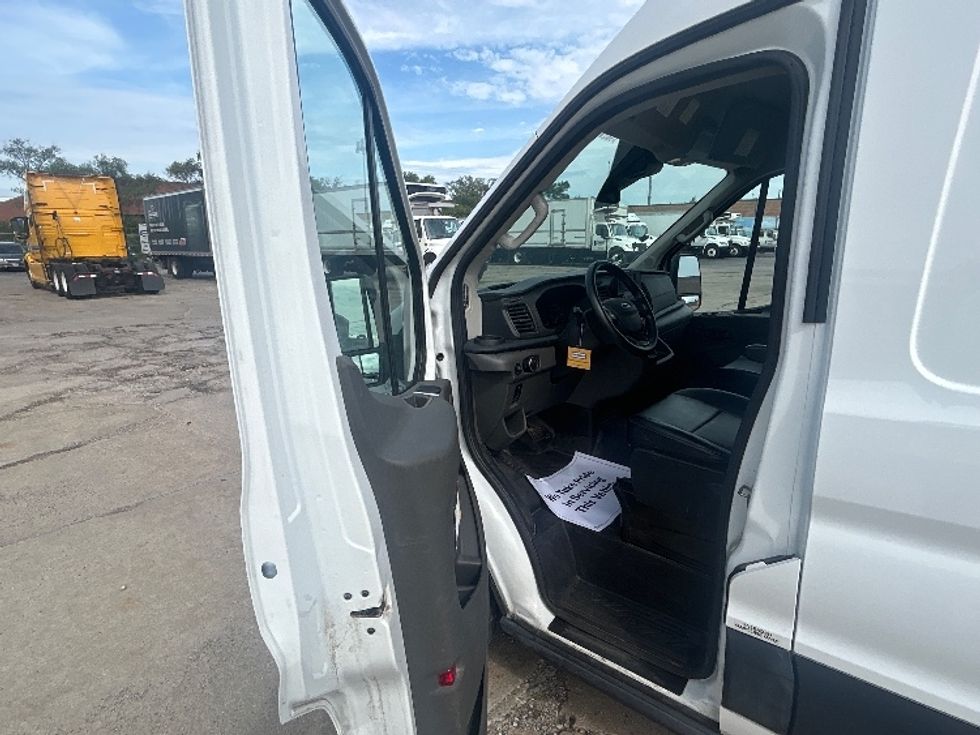 Cargo Van (Panel Van)-Light and Medium Duty Trucks-Ford-2021-Transit 250-Chicago (Melrose Park)-IL-34,766\n\t\tmiles-$ 38,000 - Image 16