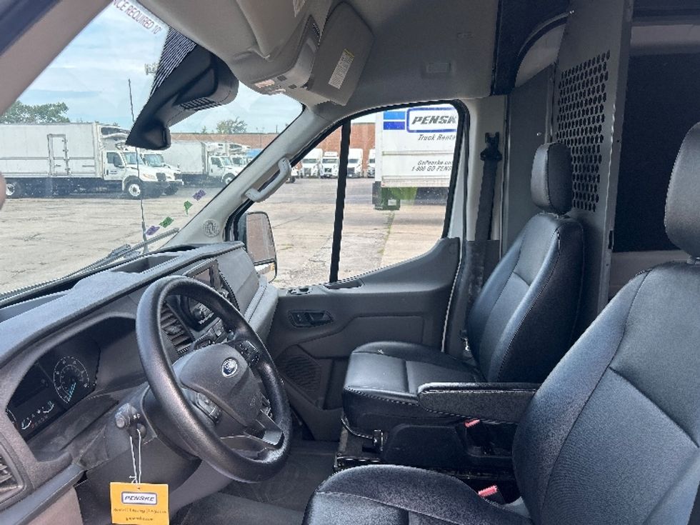Cargo Van (Panel Van)-Light and Medium Duty Trucks-Ford-2021-Transit 250-Chicago (Melrose Park)-IL-34,766\n\t\tmiles-$ 38,000 - Image 19