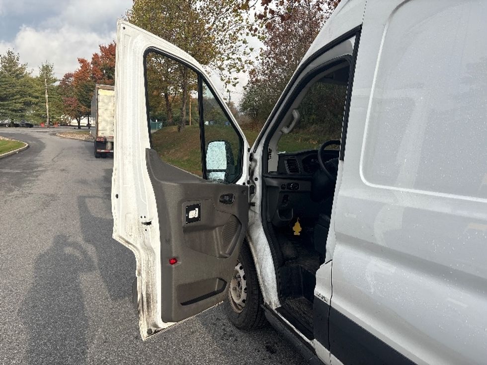 Cargo Van (Panel Van)-Light and Medium Duty Trucks-Ford-2021-Transit 250-Chicopee-MA-149,992\n\t\tmiles-$ 25,000 - Image 16