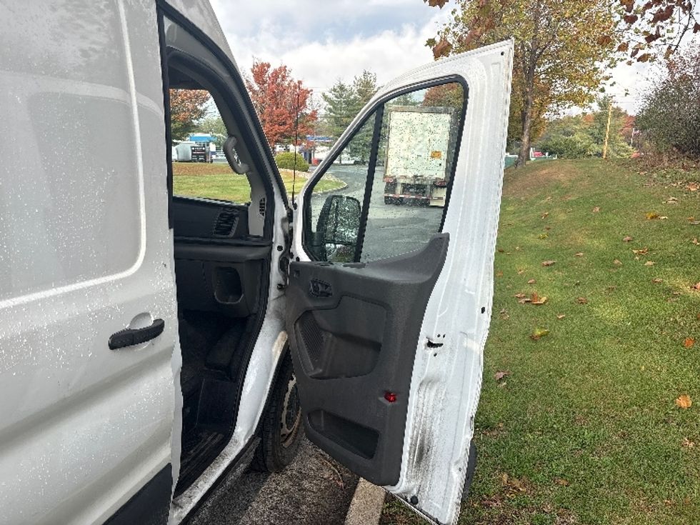 Cargo Van (Panel Van)-Light and Medium Duty Trucks-Ford-2021-Transit 250-Chicopee-MA-149,992\n\t\tmiles-$ 25,000 - Image 20