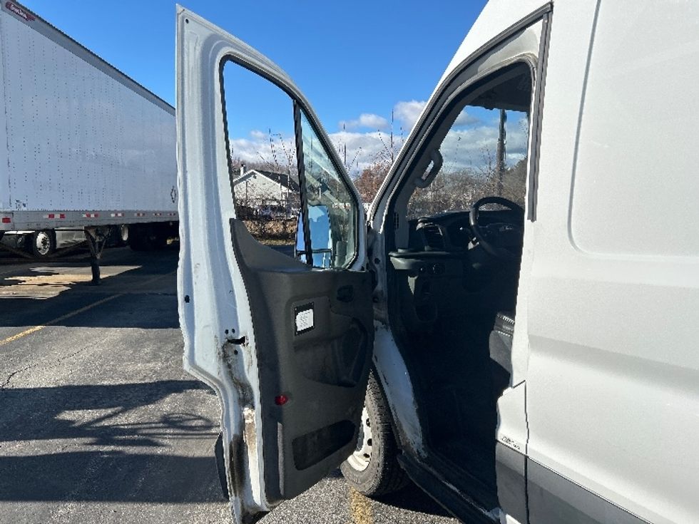 Cargo Van (Panel Van)-Light and Medium Duty Trucks-Ford-2021-Transit 250-Chicopee-MA-50,152\n\t\tmiles-$ 36,500 - Image 16