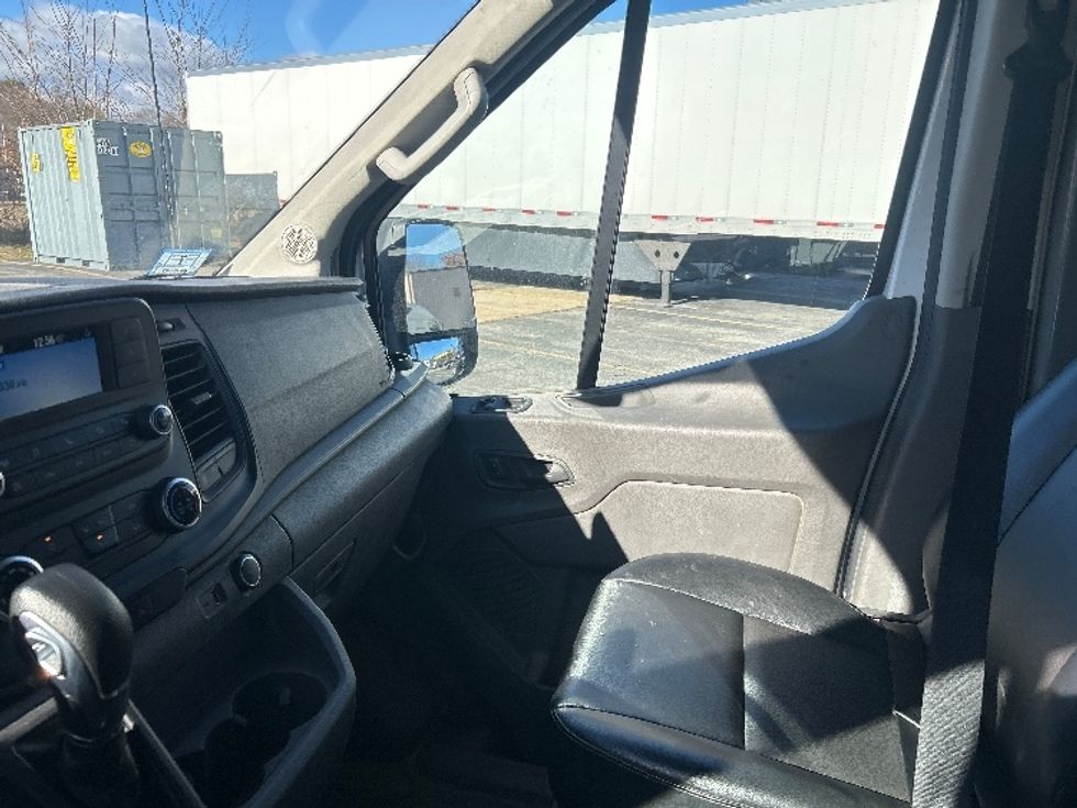 Cargo Van (Panel Van)-Light and Medium Duty Trucks-Ford-2021-Transit 250-Chicopee-MA-50,152\n\t\tmiles-$ 36,500 - Image 19