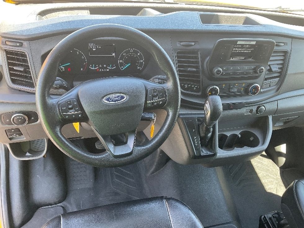 Cargo Van (Panel Van)-Light and Medium Duty Trucks-Ford-2021-Transit 250-Cincinnati-OH-64,899\n\t\tmiles-$ 31,000 - Image 15