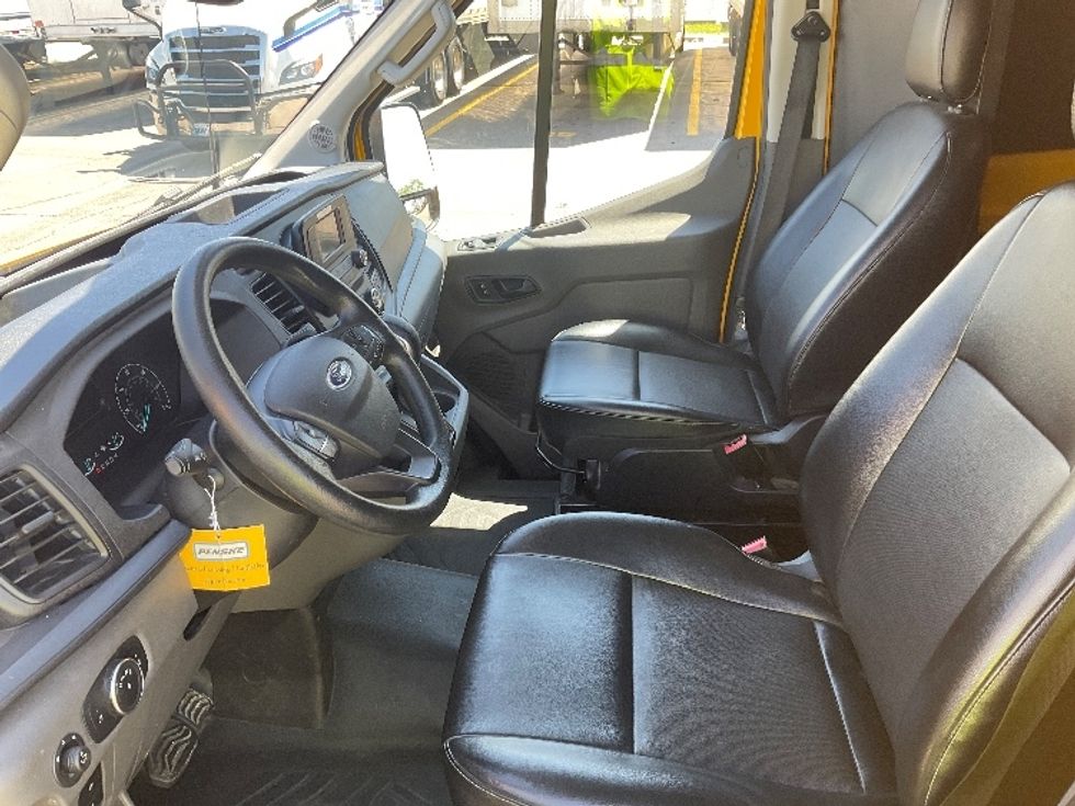 Cargo Van (Panel Van)-Light and Medium Duty Trucks-Ford-2021-Transit 250-Cincinnati-OH-64,899\n\t\tmiles-$ 31,000 - Image 16