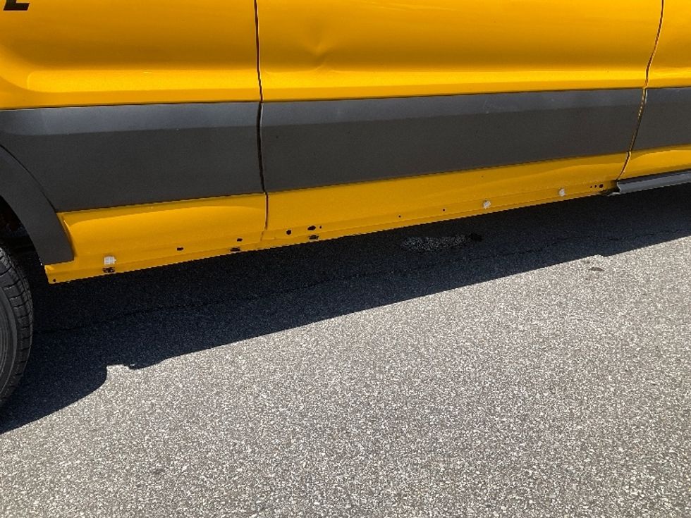 Cargo Van (Panel Van)-Light and Medium Duty Trucks-Ford-2021-Transit 250-Cincinnati-OH-64,899\n\t\tmiles-$ 31,000 - Image 22