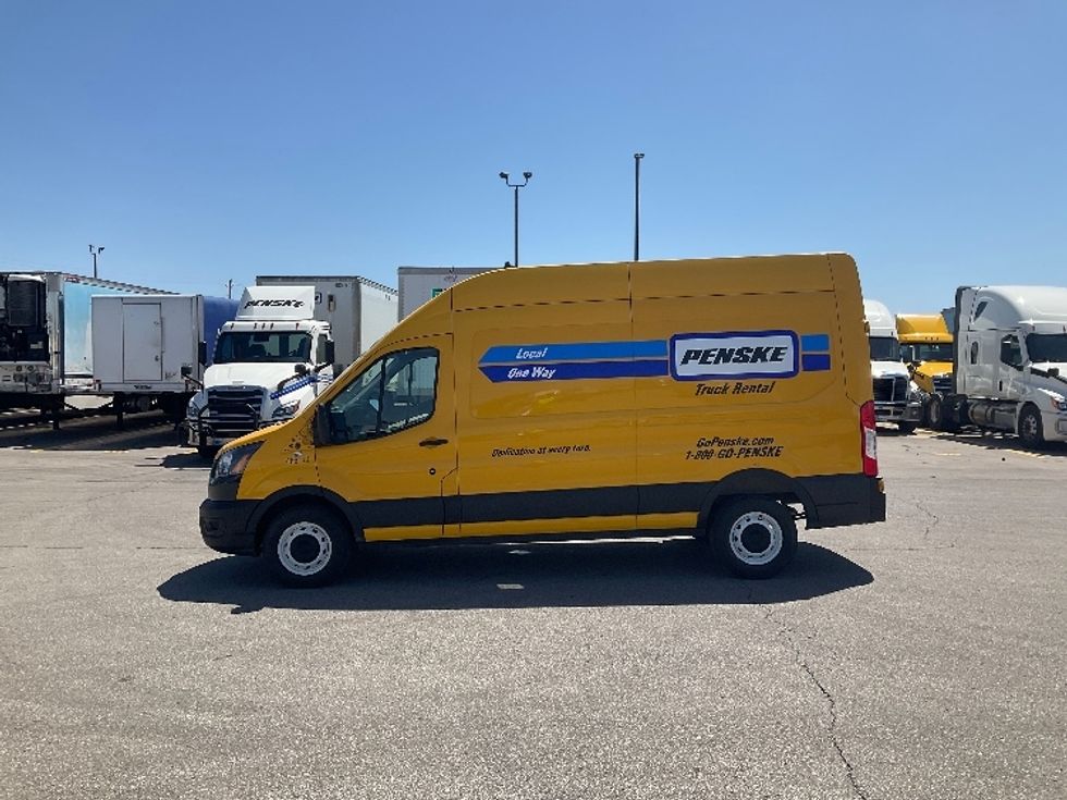 Cargo Van (Panel Van)-Light and Medium Duty Trucks-Ford-2021-Transit 250-Cincinnati-OH-64,899\n\t\tmiles-$ 31,000 - Image 4