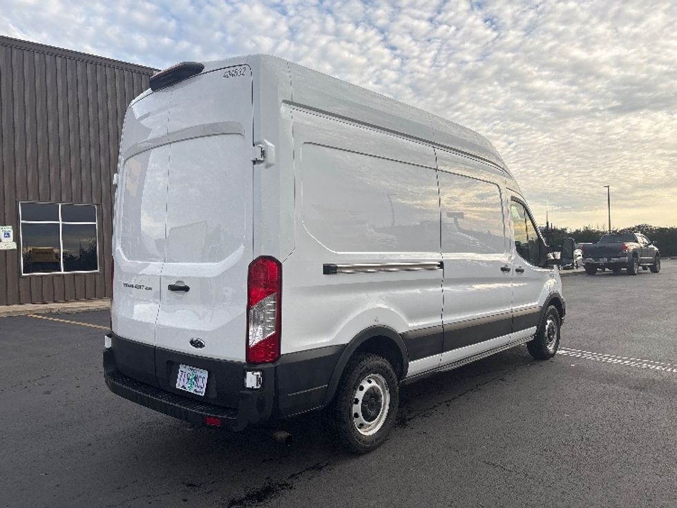 Cargo Van (Panel Van)-Light and Medium Duty Trucks-Ford-2021-Transit 250-Clackamas-OR-38,030\n\t\tmiles-$ 40,000 - Image 12