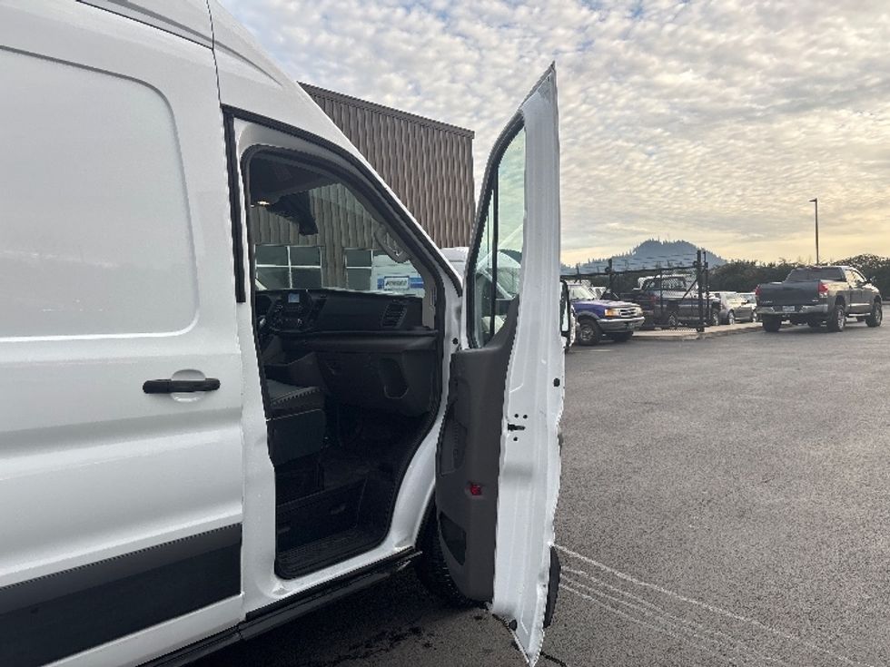 Cargo Van (Panel Van)-Light and Medium Duty Trucks-Ford-2021-Transit 250-Clackamas-OR-38,030\n\t\tmiles-$ 40,000 - Image 19