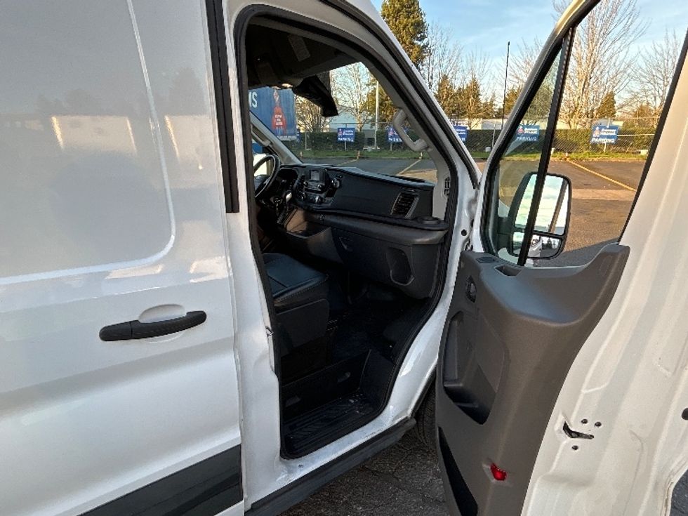Cargo Van (Panel Van)-Light and Medium Duty Trucks-Ford-2021-Transit 250-Clackamas-OR-77,013\n\t\tmiles-$ 36,500 - Image 20