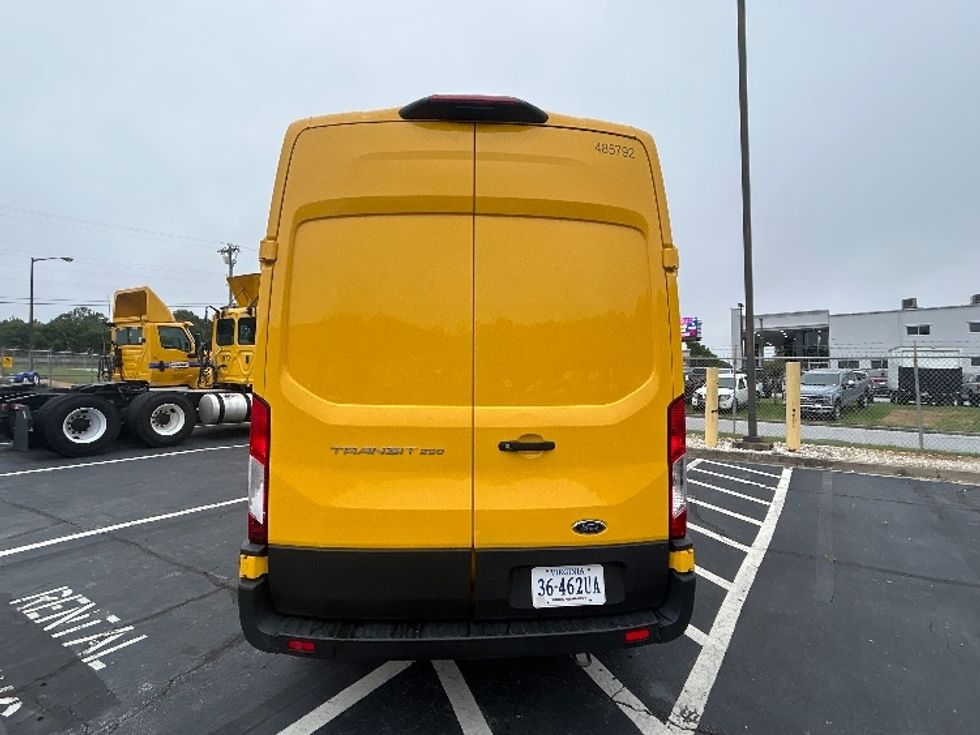 2021 Ford Transit Cargo Van photo 4