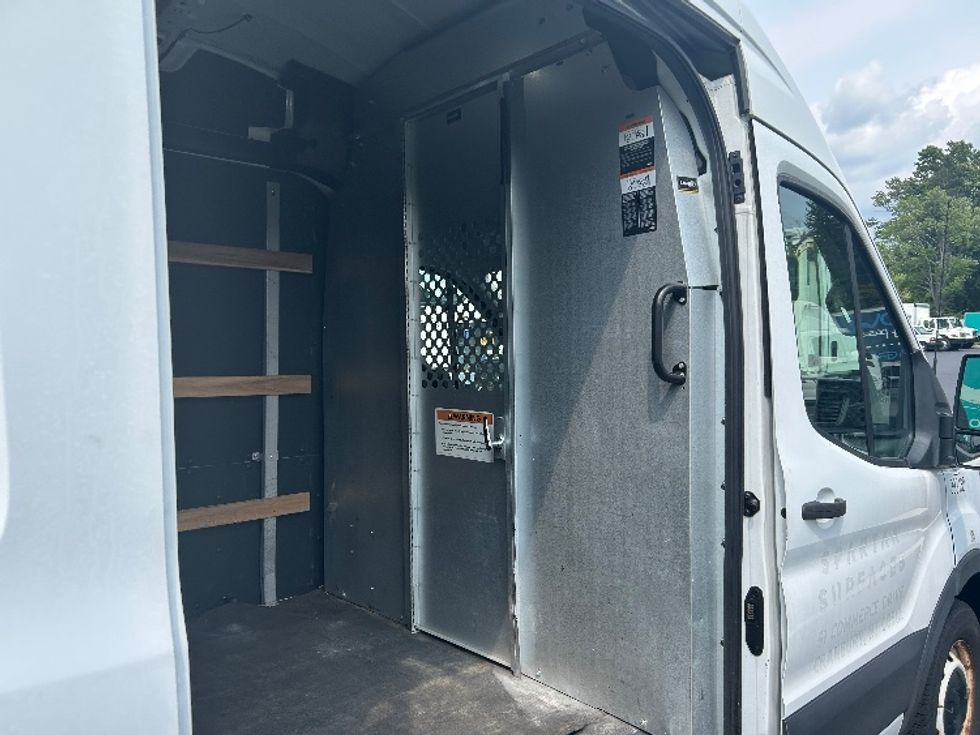 Cargo Van (Panel Van)-Light and Medium Duty Trucks-Ford-2021-Transit 250-Cranbury-NJ-43,413\n\t\tmiles-$ 37,250 - Image 21
