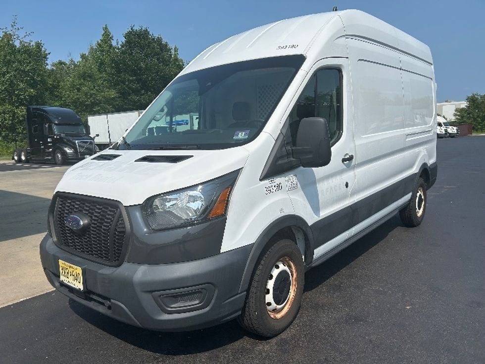Cargo Van (Panel Van)-Light and Medium Duty Trucks-Ford-2021-Transit 250-Cranbury-NJ-43,413\n\t\tmiles-$ 37,250 - Image 3
