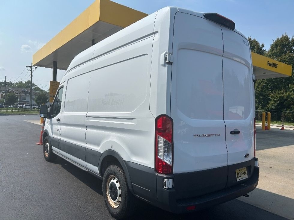 Cargo Van (Panel Van)-Light and Medium Duty Trucks-Ford-2021-Transit 250-Cranbury-NJ-43,413\n\t\tmiles-$ 37,250 - Image 5