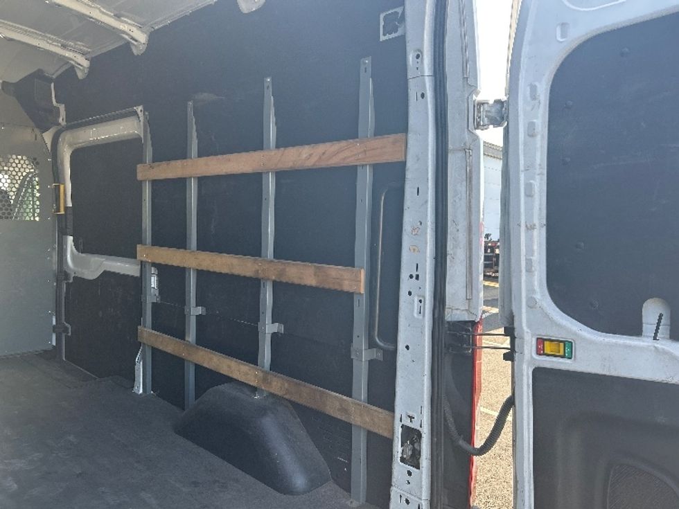 Cargo Van (Panel Van)-Light and Medium Duty Trucks-Ford-2021-Transit 250-Cranbury-NJ-72,815\n\t\tmiles-$ 34,000 - Image 12