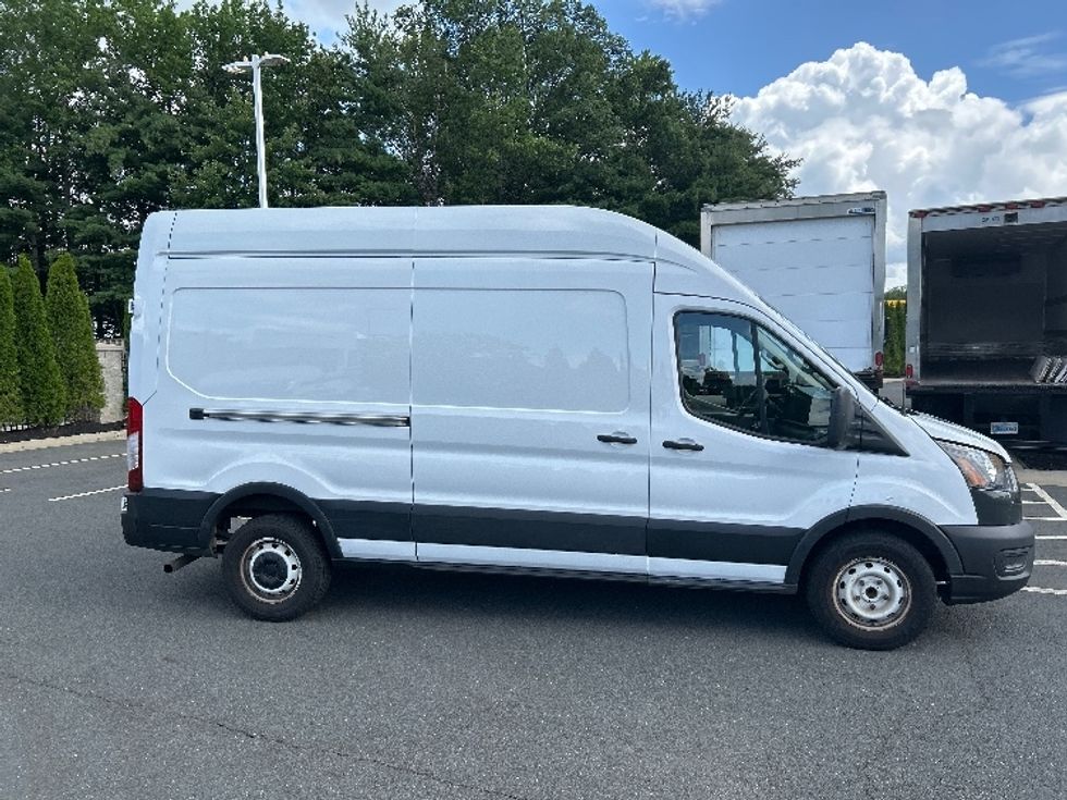 Cargo Van (Panel Van)-Light and Medium Duty Trucks-Ford-2021-Transit 250-Cranbury-NJ-72,815\n\t\tmiles-$ 34,000 - Image 14