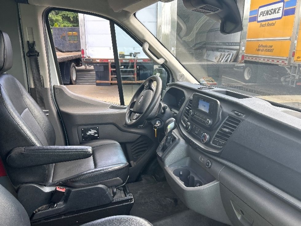 Cargo Van (Panel Van)-Light and Medium Duty Trucks-Ford-2021-Transit 250-Cranbury-NJ-72,815\n\t\tmiles-$ 34,000 - Image 21