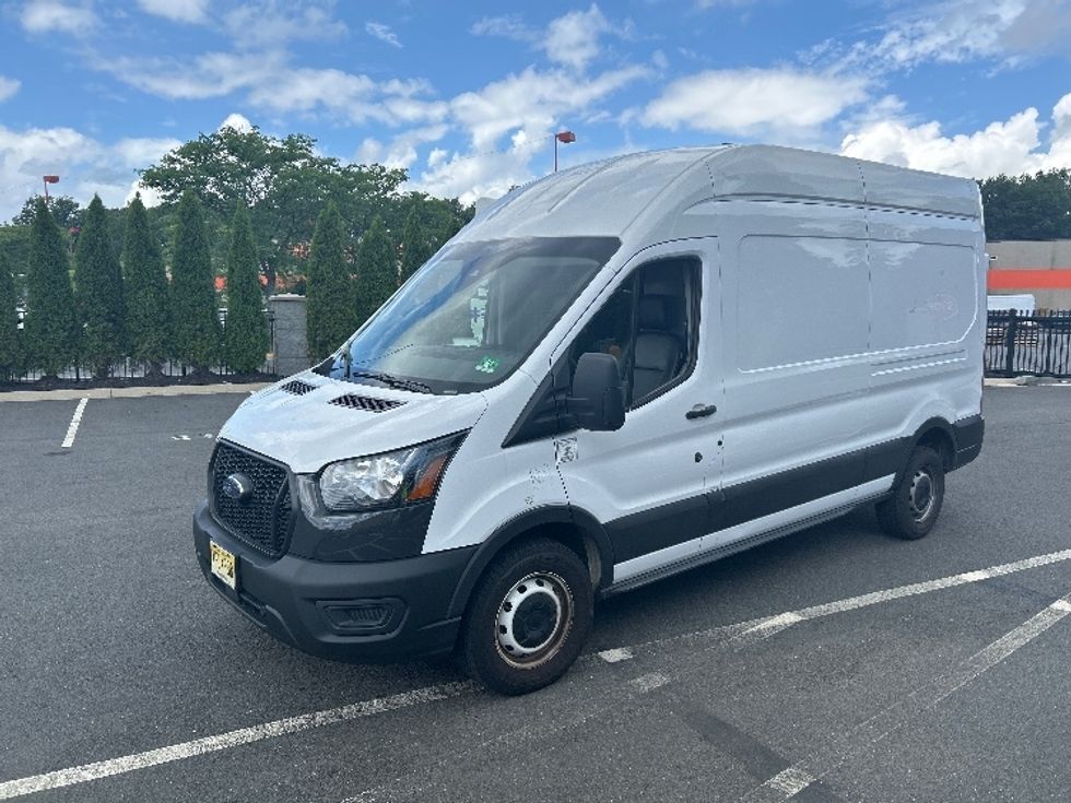 Cargo Van (Panel Van)-Light and Medium Duty Trucks-Ford-2021-Transit 250-Cranbury-NJ-72,815\n\t\tmiles-$ 34,000 - Image 3