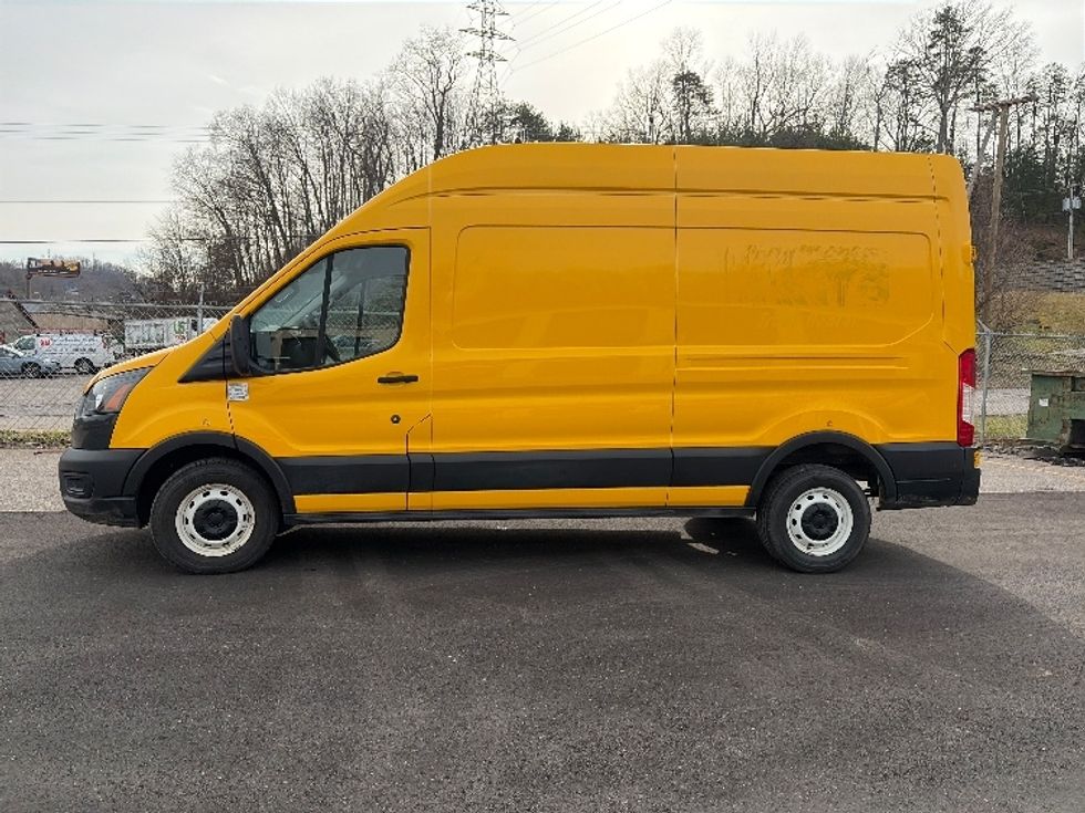Cargo Van (Panel Van)-Light and Medium Duty Trucks-Ford-2021-Transit 250-Cross Lanes-WV-181,719\n\t\tmiles-$ 16,750 - Image 4