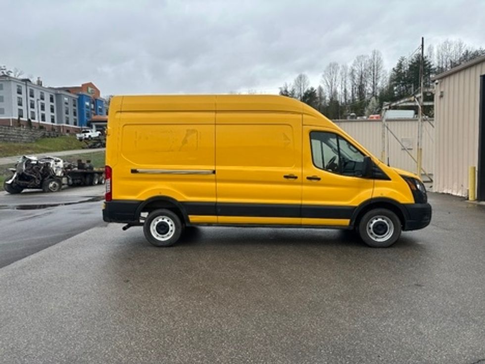 Cargo Van (Panel Van)-Light and Medium Duty Trucks-Ford-2021-Transit 250-Cross Lanes-WV-181,719\n\t\tmiles-$ 9,000 - Image 15