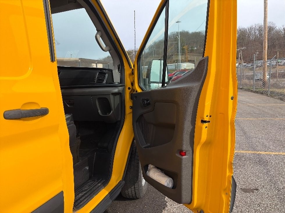Cargo Van (Panel Van)-Light and Medium Duty Trucks-Ford-2021-Transit 250-Cross Lanes-WV-181,719\n\t\tmiles-$ 9,000 - Image 20