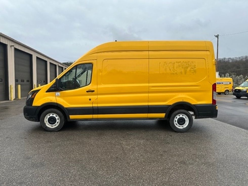 Cargo Van (Panel Van)-Light and Medium Duty Trucks-Ford-2021-Transit 250-Cross Lanes-WV-181,719\n\t\tmiles-$ 9,000 - Image 4