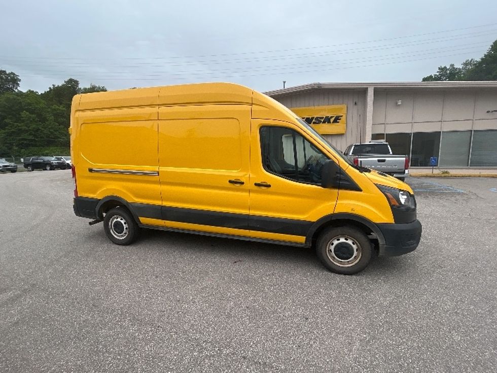Cargo Van (Panel Van)-Light and Medium Duty Trucks-Ford-2021-Transit 250-Cross Lanes-WV-57,262\n\t\tmiles-$ 31,500 - Image 1