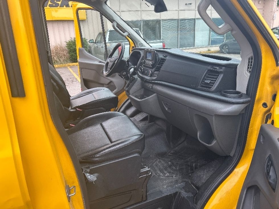 Cargo Van (Panel Van)-Light and Medium Duty Trucks-Ford-2021-Transit 250-Cross Lanes-WV-57,262\n\t\tmiles-$ 31,500 - Image 17