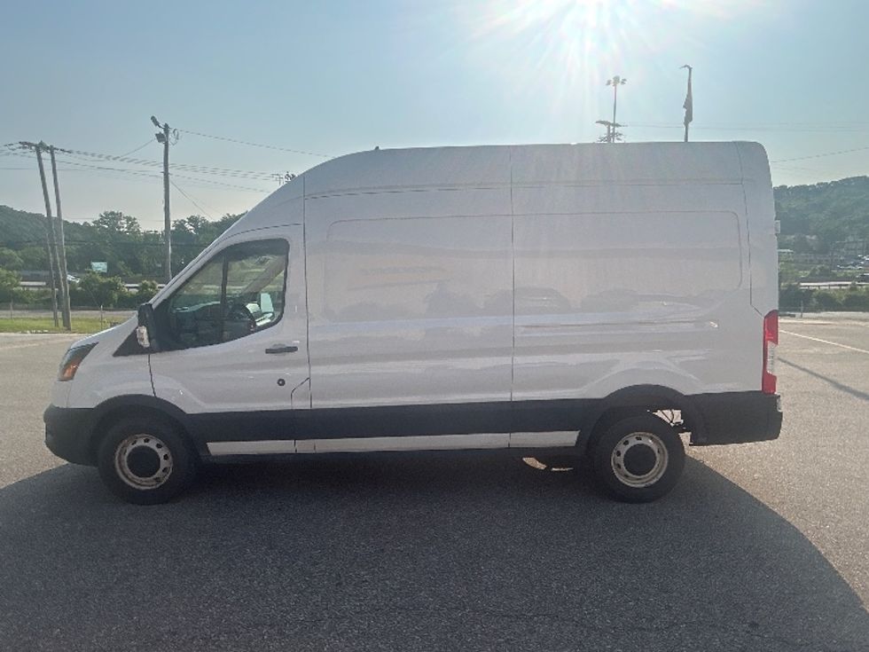 Cargo Van (Panel Van)-Light and Medium Duty Trucks-Ford-2021-Transit 250-Cross Lanes-WV-57,601\n\t\tmiles-$ 34,500 - Image 4