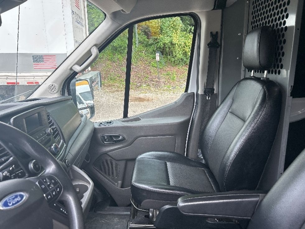 Cargo Van (Panel Van)-Light and Medium Duty Trucks-Ford-2021-Transit 250-Cross Lanes-WV-95,687\n\t\tmiles-$ 33,000 - Image 16