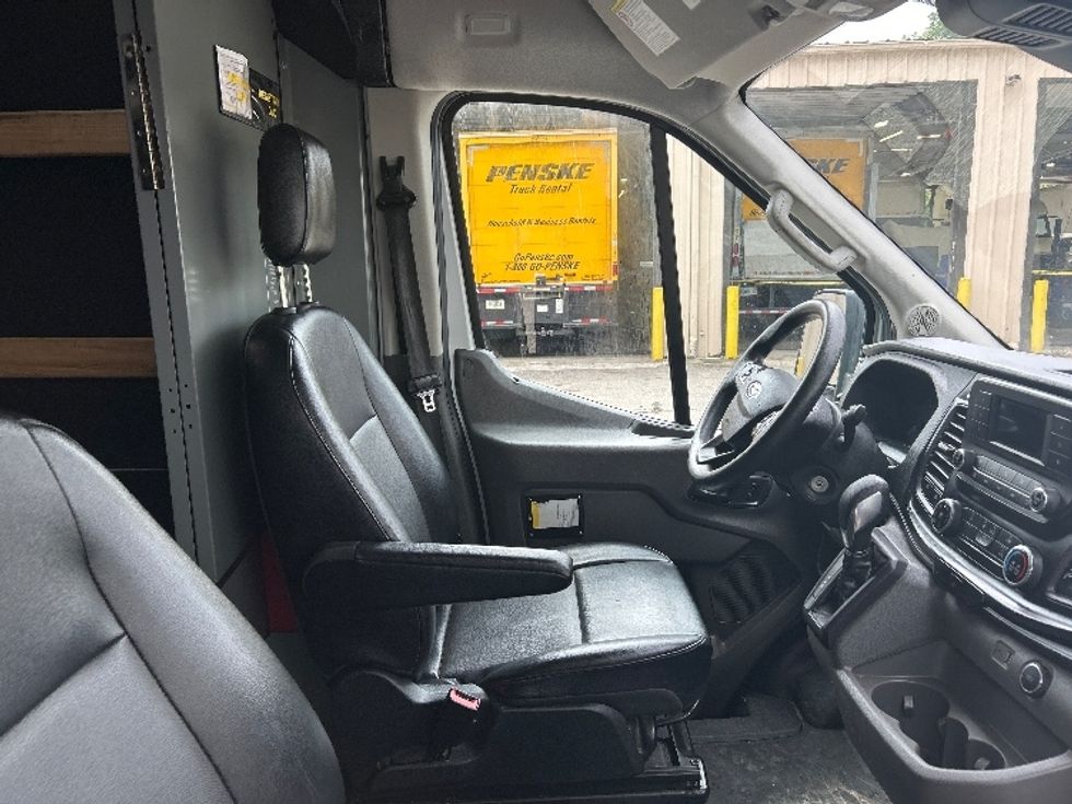Cargo Van (Panel Van)-Light and Medium Duty Trucks-Ford-2021-Transit 250-Cross Lanes-WV-95,687\n\t\tmiles-$ 33,000 - Image 19