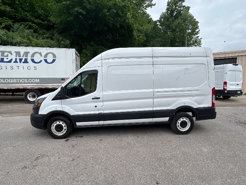 Cargo Van (Panel Van)-Light and Medium Duty Trucks-Ford-2021-Transit 250-Cross Lanes-WV-95,687\n\t\tmiles-$ 33,000 - Image 4
