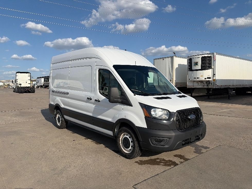 Cargo Van (Panel Van)-Light and Medium Duty Trucks-Ford-2021-Transit 250-Dallas-TX-126,582\n\t\tmiles-$ 31,000 - Image 1