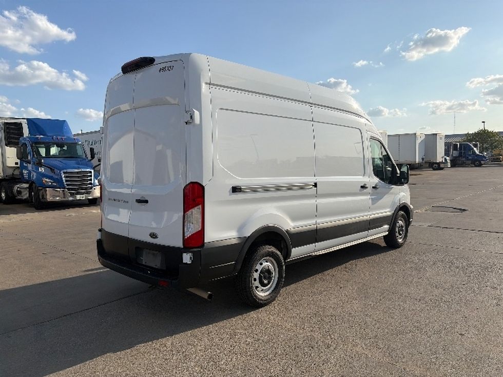 Cargo Van (Panel Van)-Light and Medium Duty Trucks-Ford-2021-Transit 250-Dallas-TX-126,582\n\t\tmiles-$ 31,000 - Image 12