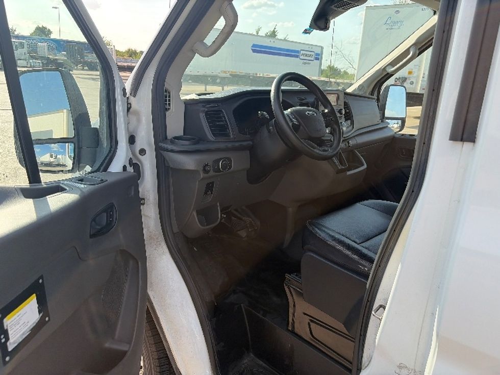 Cargo Van (Panel Van)-Light and Medium Duty Trucks-Ford-2021-Transit 250-Dallas-TX-126,582\n\t\tmiles-$ 31,000 - Image 15