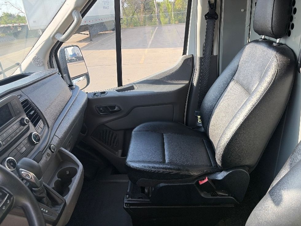 Cargo Van (Panel Van)-Light and Medium Duty Trucks-Ford-2021-Transit 250-Dallas-TX-126,582\n\t\tmiles-$ 31,000 - Image 18