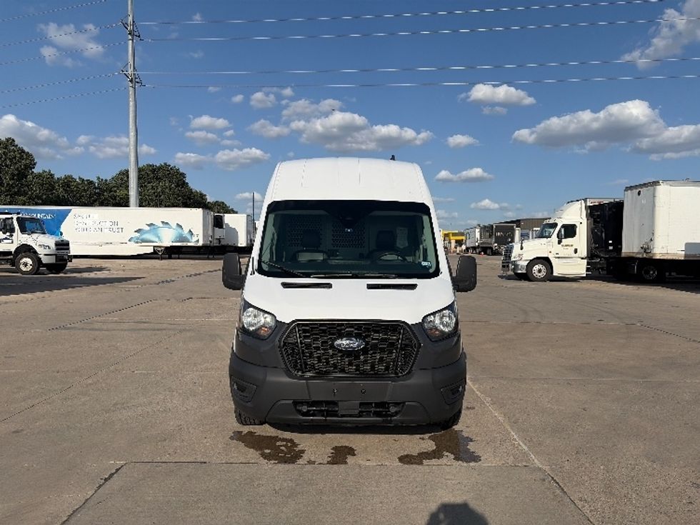 Cargo Van (Panel Van)-Light and Medium Duty Trucks-Ford-2021-Transit 250-Dallas-TX-126,582\n\t\tmiles-$ 31,000 - Image 2