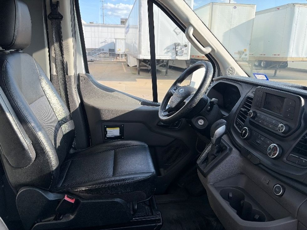 Cargo Van (Panel Van)-Light and Medium Duty Trucks-Ford-2021-Transit 250-Dallas-TX-126,582\n\t\tmiles-$ 31,000 - Image 21