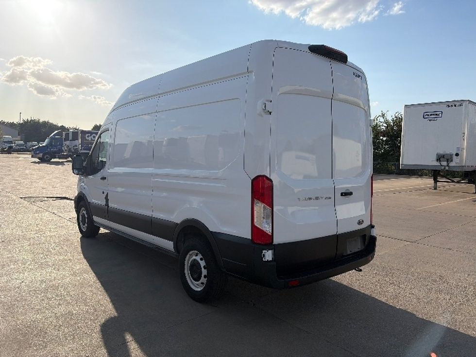 Cargo Van (Panel Van)-Light and Medium Duty Trucks-Ford-2021-Transit 250-Dallas-TX-126,582\n\t\tmiles-$ 31,000 - Image 6