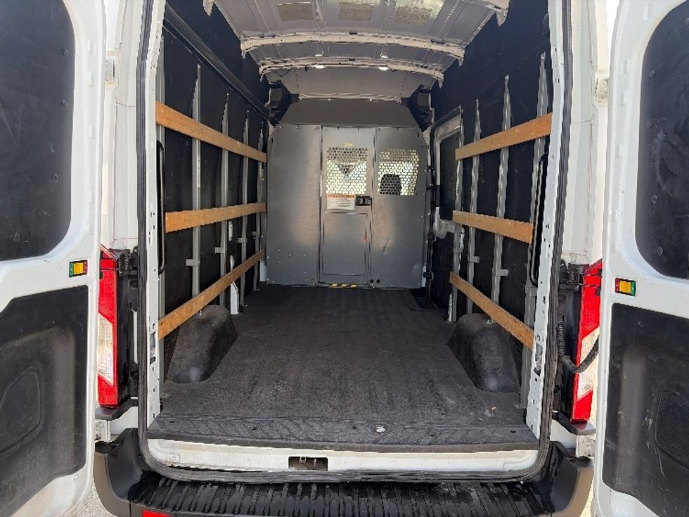 Cargo Van (Panel Van)-Light and Medium Duty Trucks-Ford-2021-Transit 250-Dallas-TX-126,582\n\t\tmiles-$ 31,000 - Image 8