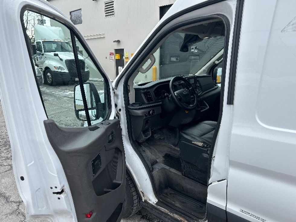 Cargo Van (Panel Van)-Light and Medium Duty Trucks-Ford-2021-Transit 250-Dartmouth-NS-123,817\n\t\tkm-$ 42,000 - Image 16