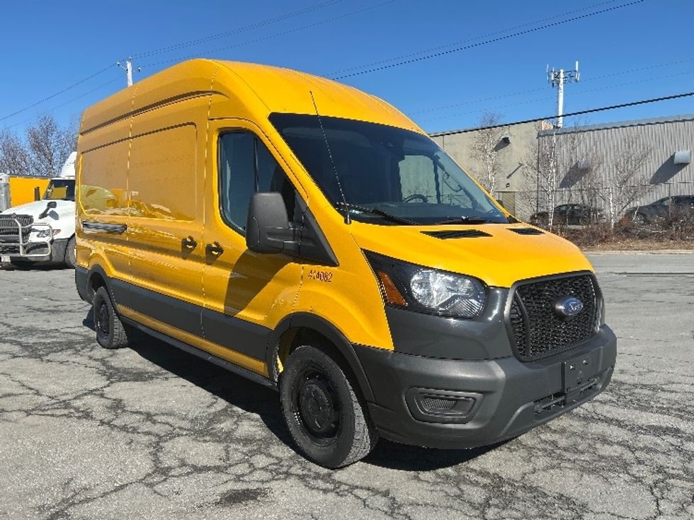 Cargo Van (Panel Van)-Light and Medium Duty Trucks-Ford-2021-Transit 250-Dartmouth-NS-210,292\n\t\tkm-$ 30,500 - Image 1